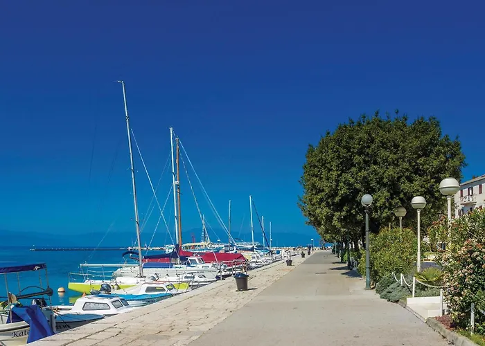 Apartamento Beautiful Apartment In Malinska *