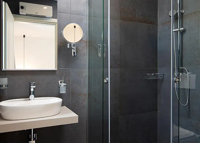 Beautiful Apartment In Malinska *