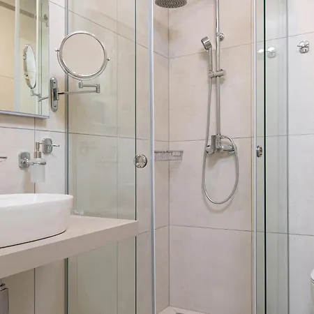 Beautiful Apartment In Malinska Appartement *