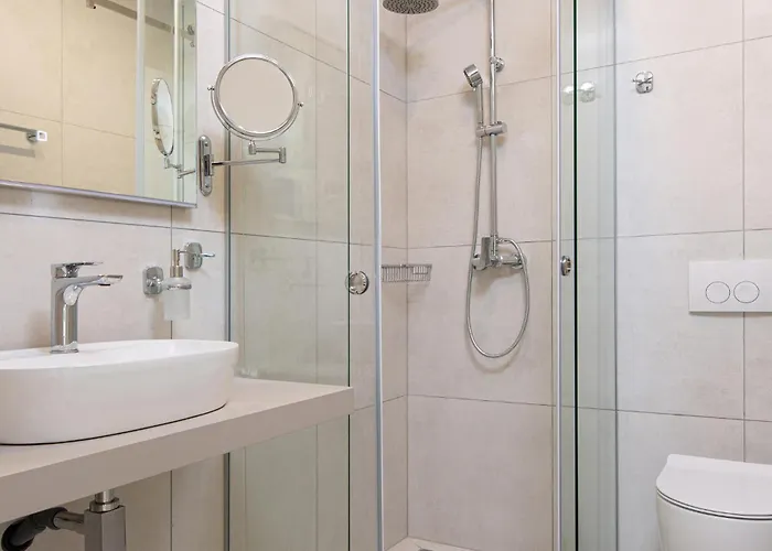 Beautiful Apartment In Malinska Appartement *